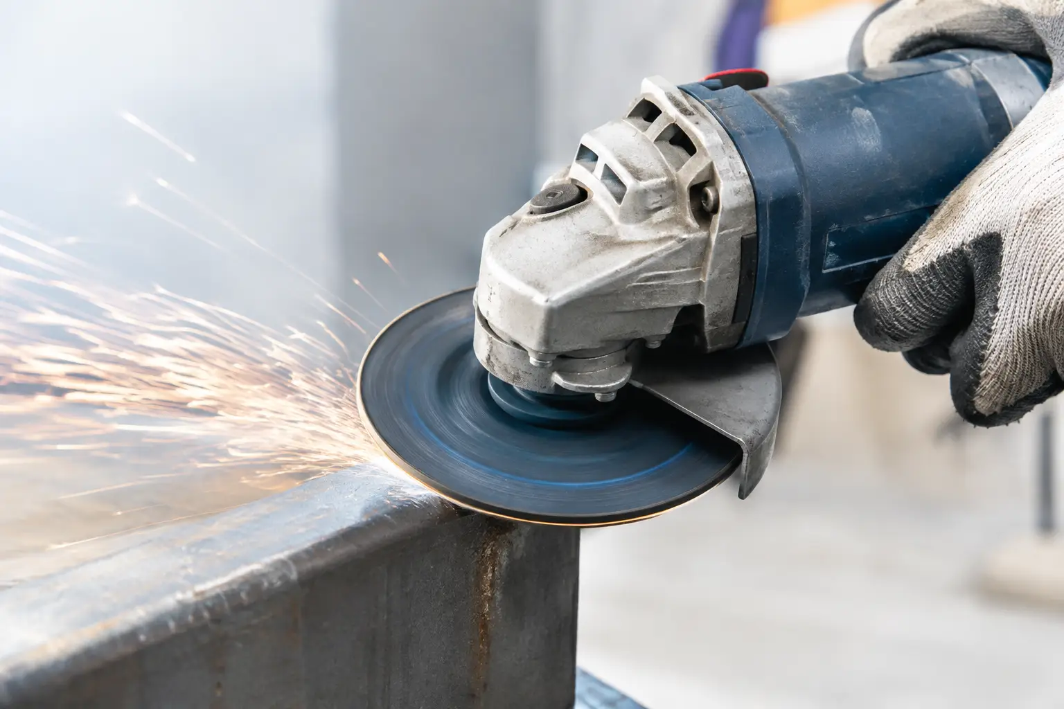 Mi okozza a korong törését munka közben?